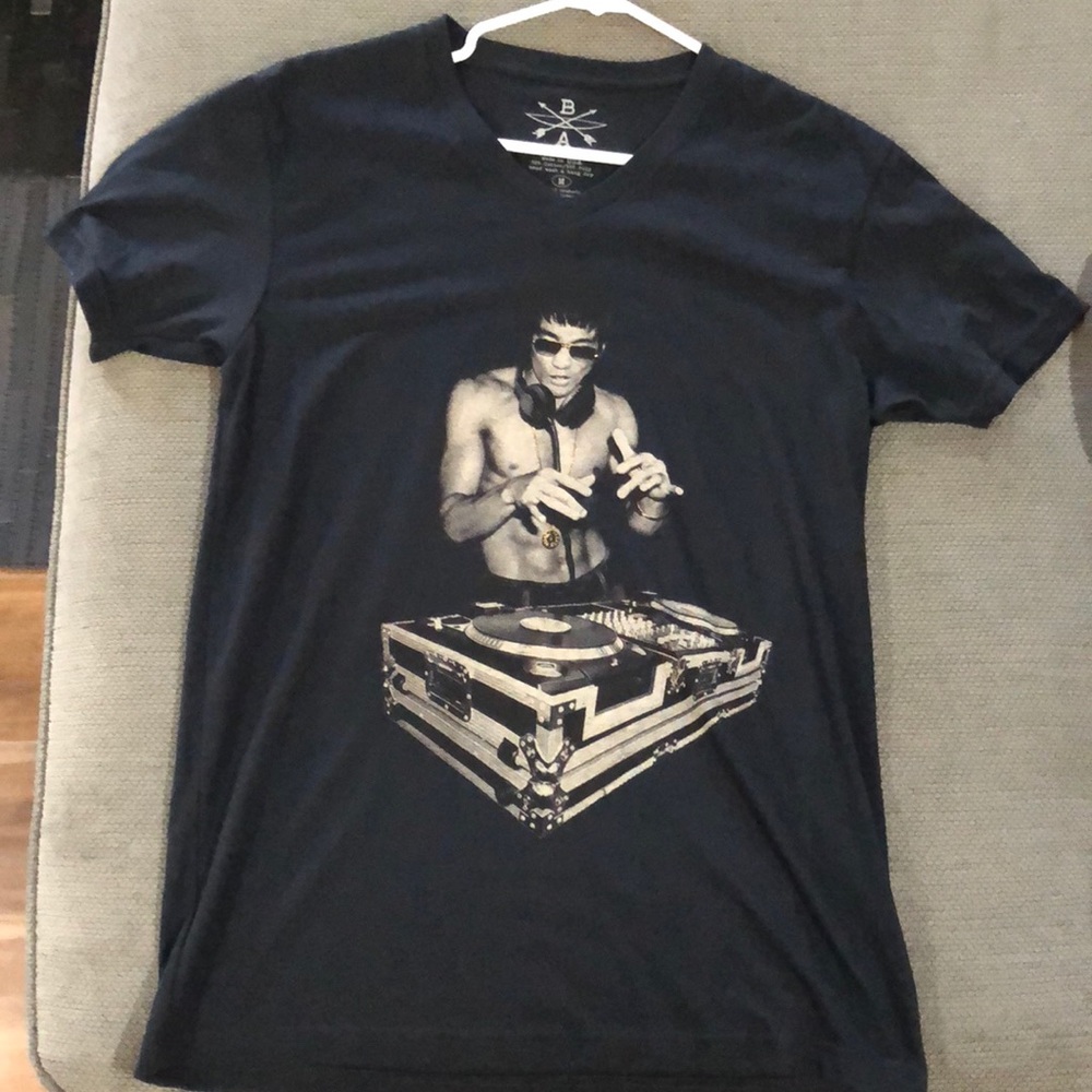 Medium V neck Bruce Lee DJ t shirt
